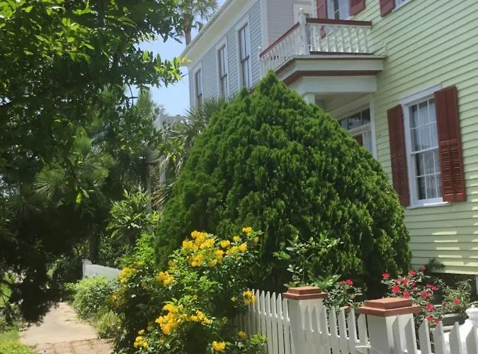 Studio Apartment At Historical House